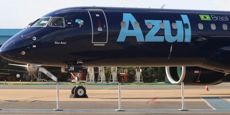 Azul anuncia suspensão de operações em 12 cidades e readequação de rotas a partir de março