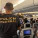 Brasileiros deportados dos EUA chegam a Manaus algemados e são resgatados pela FAB