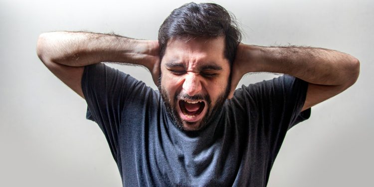 Enxaqueca: conheça os mitos e verdades sobre a condição que afeta milhões de pessoas