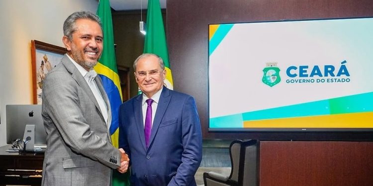 Desembargador Abelardo Benevides assume governo do Ceará interinamente