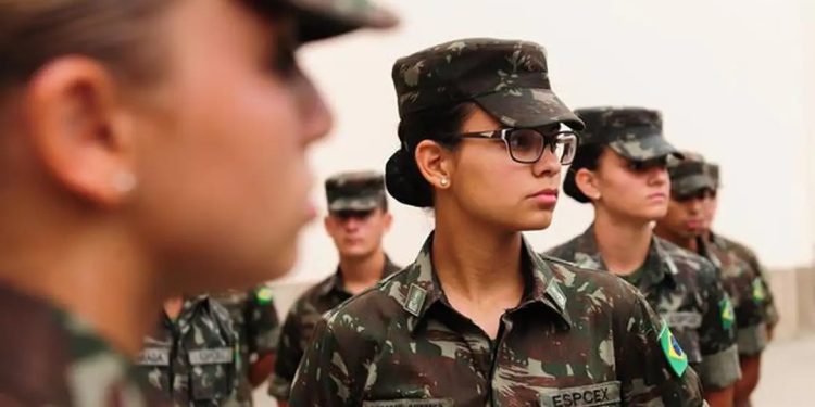 Forças Armadas abrem alistamento militar voluntário para mulheres; prazo vai até 30 de junho