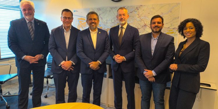 Ceará avança em parcerias internacionais para hidrogênio verde com o Porto de Roterdã