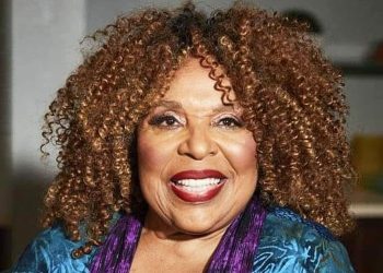 Roberta Flack, cantora americana de ‘Killing Me Softly’, morre aos 88 anos