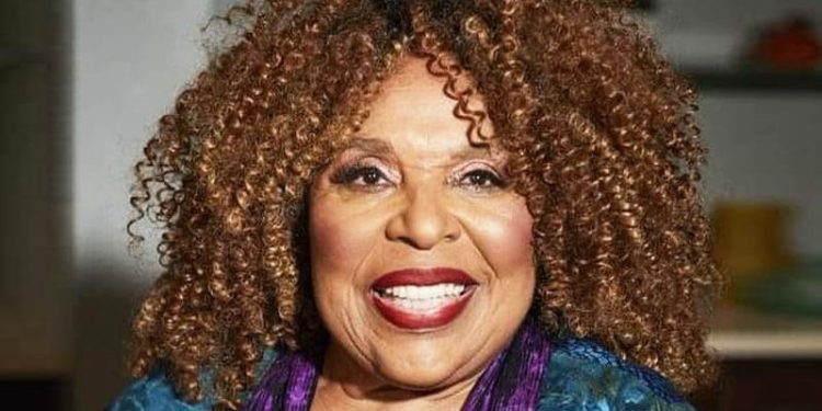Roberta Flack, cantora americana de ‘Killing Me Softly’, morre aos 88 anos