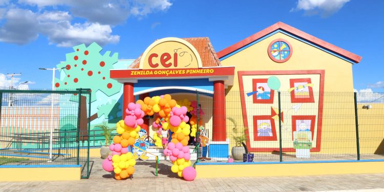 Centro de Educação Infantil e instituição para idosos é entregue em Brejo Santo