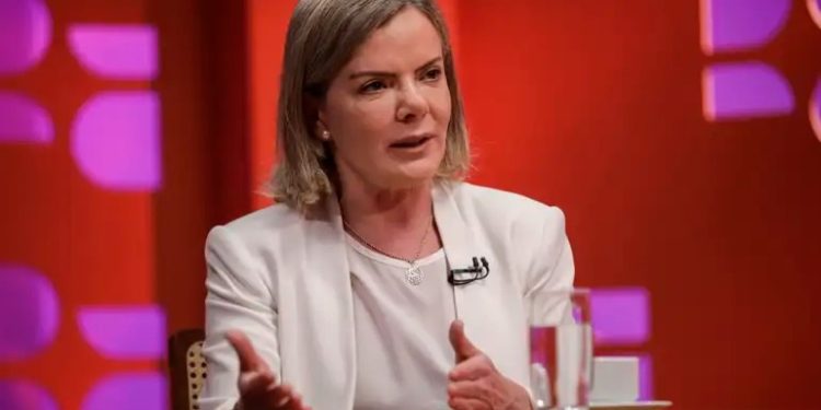 Lula escolhe Gleisi Hoffmann para comandar Secretaria de Relações Institucionais