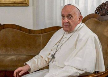 Papa Francisco tem infecção respiratória complexa e segue internado; pneumologista alerta para riscos em idosos