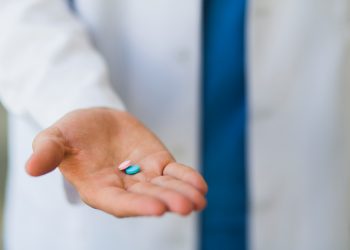 A tadalafila pertence à classe dos inibidores da enzima fosfodiesterase tipo 5 (PDE5), cujo principal efeito é a vasodilatação, aumentando o fluxo sanguíneo (Foto: Freepik)