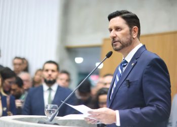 Romeu Aldigueri (PDT) assumiu a presidência da Casa, sucedendo Evandro Leitão (PT), que deixou o cargo para assumir a Prefeitura de Fortaleza no início do ano (Foto: Marcos Moura/Alece)