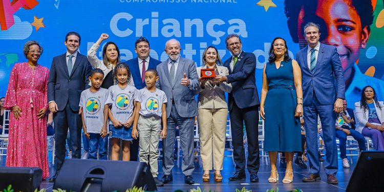 Ceará recebe categoria ouro no Selo Criança Alfabetizada 2024