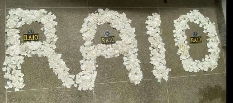 Araripe: Polícia Militar apreende mais de 2,6 mil papelotes de cocaína escondidos em micro-ondas