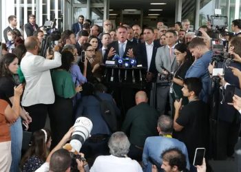 Ex-presidente Jair Bolsonaro durante declaração a imprensa após virar réu no STF (Foto: Lula Marques/Agência Brasil)