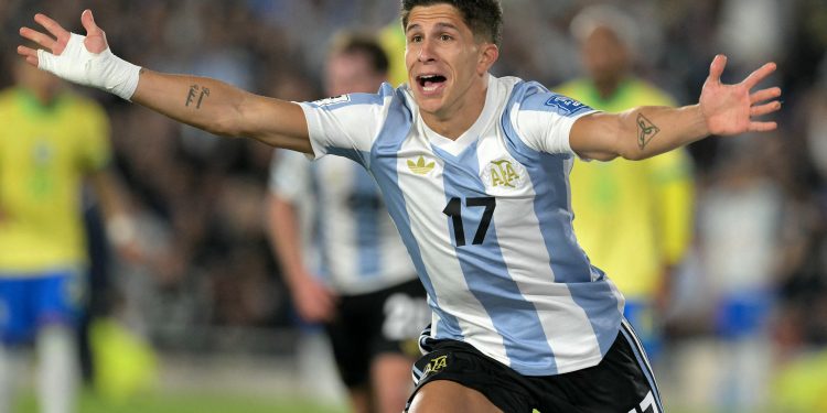 Em noite para esquecer, Brasil cai diante da Argentina e é goleado por 4 a 1