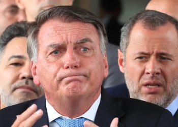 Ex-presidente Jair Bolsonaro (PL) durante declaração a imprensa após virar réu no STF (Foto: Lula Marques/Agência Brasil)