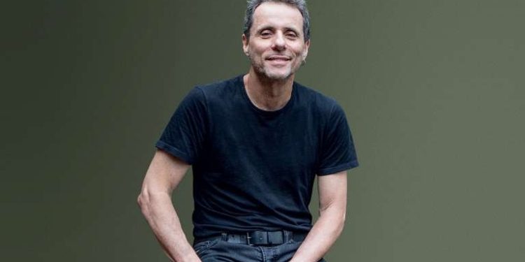 Tony Bellotto, dos Titãs, é diagnosticado com câncer no pâncreas e passará por cirurgia