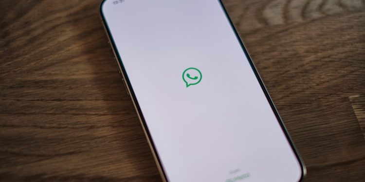 WhatsApp deixará de funcionar em iPhones antigos; veja se o seu está na lista