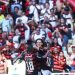 Flamengo atropela Corinthians no Maracanã e assume a liderança do Brasileirão