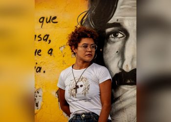 Escritora cratense busca apoio para publicação do seu primeiro livro de poesia