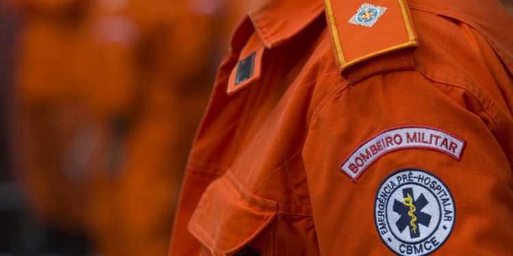 Governo do Ceará lança edital com 450 vagas para soldado do Corpo de Bombeiros