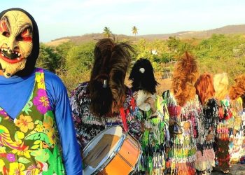 Festejos populares animam o Caminhos do Horto neste sábado com teatro, caretas e Malhação de Judas