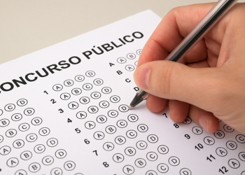 Concursos e seleções com inscrições abertas no Ceará oferecem salários de até R$ 39,7 mil