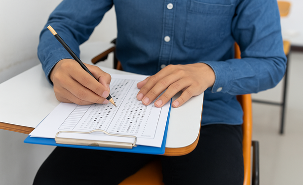 Confira concursos e seleções públicas com inscrições abertas no Ceará; salários chegam a R$ 39,7 mil