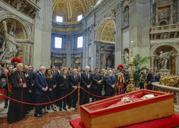 Presidente Luiz Inácio Lula da Silva e comitiva durante velório do Papa Francisco na Basílica de São Pedro, no Vaticano (Foto: Ricardo Stuckert/PR)