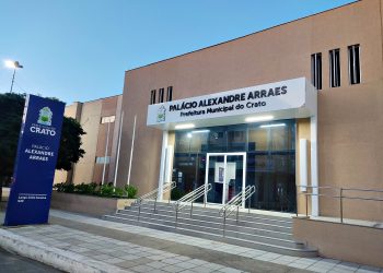 Prefeitura do Crato lança processo seletivo com salários de até R$ 7.500