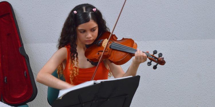 Vila da música abre inscrições para novos alunos em Crato