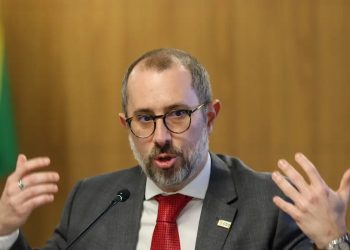 Segundo o ministro da Controladoria-Geral da União (CGU), Vinicius Marques de Carvalho, a devolução dos valores descontados neste mês ocorrerá na próxima folha de pagamento (Foto: Wilson Dias/Agência Brasil)