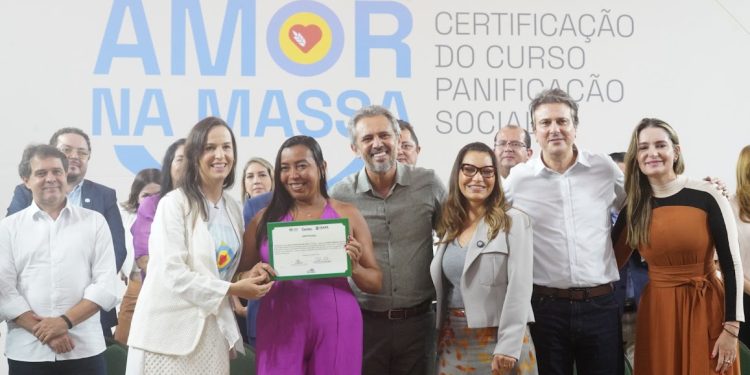 Mais de 400 formandos são certificados em curso de panificação do programa Ceará Sem Fome