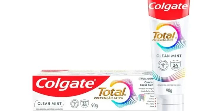 Anvisa volta a interditar creme dental Colgate Total Clean Mint