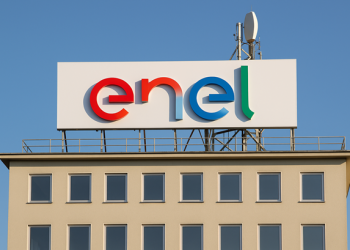 Arce aplica mais de R$ 100 milhões em multas à Enel Ceará por irregularidades