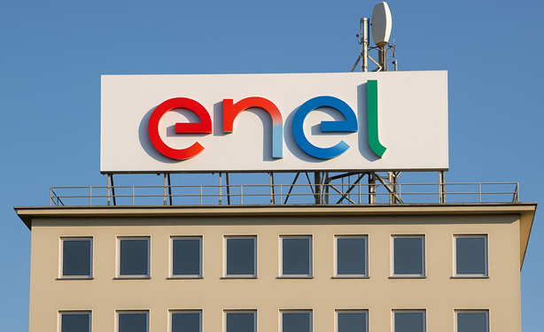 Arce aplica mais de R$ 100 milhões em multas à Enel Ceará por irregularidades