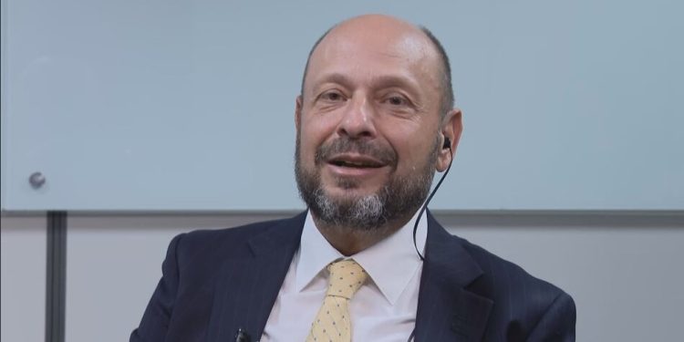 INSS promete plano para ressarcir aposentados vítimas de fraude até a próxima semana