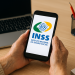 Vítimas já podem contestar descontos indevidos no INSS; veja como fazer