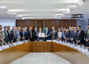 Lula assina MP do setor elétrico (Foto: Ricardo Stuckert/PR)