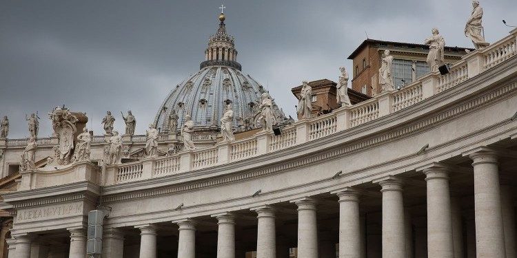 Conclave começa nesta quarta e pode eleger papa francês, africano, asiático ou até brasileiro