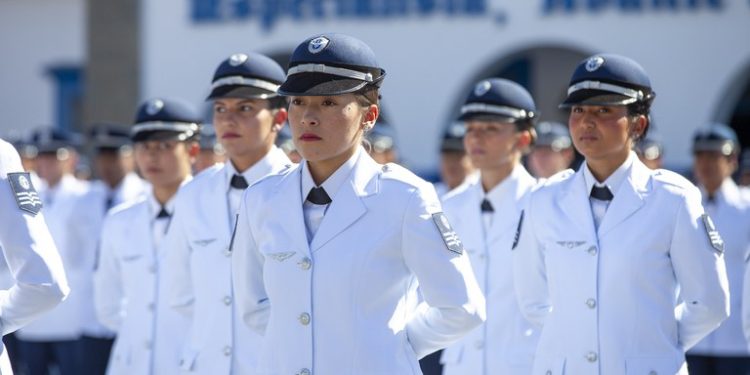 Aeronáutica abre concurso para sargentos com 206 vagas; salário inicial é de R$ 3.825, além de benefícios