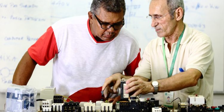 Instituto Centec abre quase 2 mil vagas em cursos gratuitos de qualificação profissional no Ceará