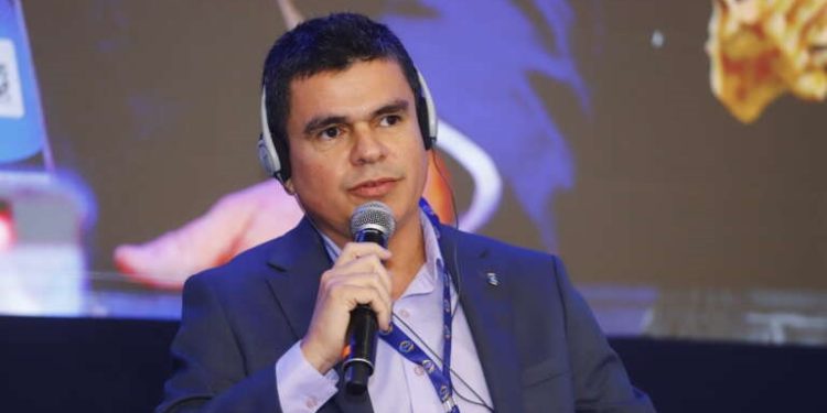 Comunicação clara e transparência fortalecem gestão pública, defende secretário da Casa Civil do Ceará