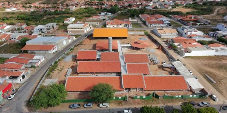 Reconstrução de escola indígena avança em Crateús e reforça identidade dos povos originários