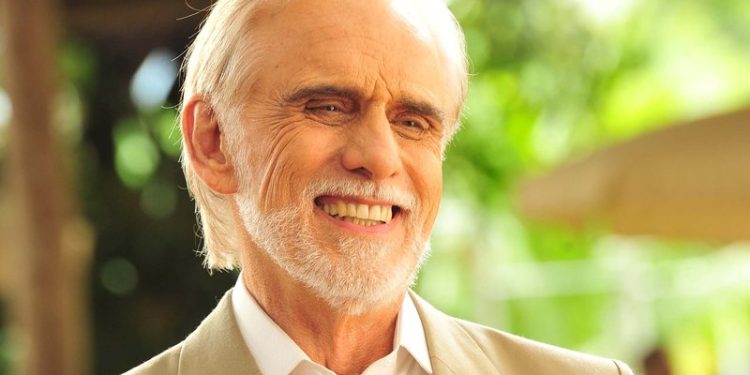 Morre Francisco Cuoco, ícone da televisão brasileira, aos 91 anos