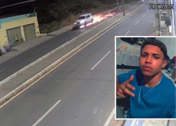 Jovem é arrastado por carro após cair de moto durante 'grau' em Juazeiro do Norte (Foto: Reprodução)