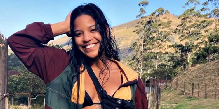 Após 15 horas de operação, corpo de Juliana Marins é resgatado de penhasco na Indonésia