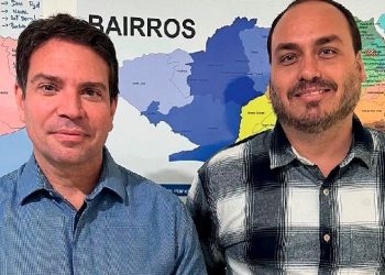 Alexandre Ramagem e Carlos Bolsonaro foram indiciados pela PF (Foto: Reprodução/Instagram)