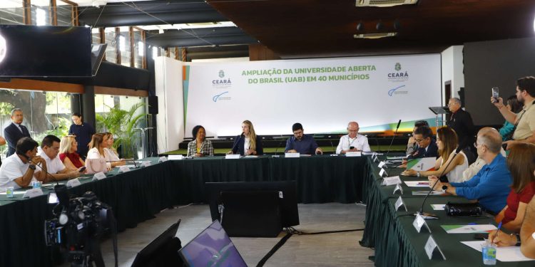 Governo do Ceará amplia rede da UAB e projeta 186 polos universitários até 2026