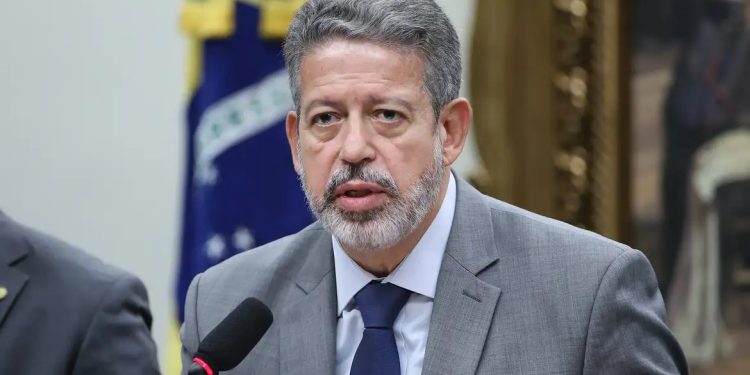 Novo Imposto de Renda: Lira mantém alíquota máxima de 10% para alta renda e amplia faixa de isenção