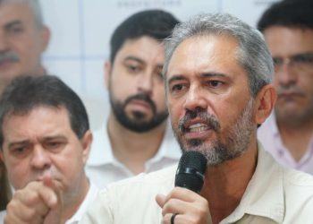 Medida é analisada pelo poder público, como revelou o governador Elmano de Freitas (Foto: Carlos Gibaja/Governo do Ceará)