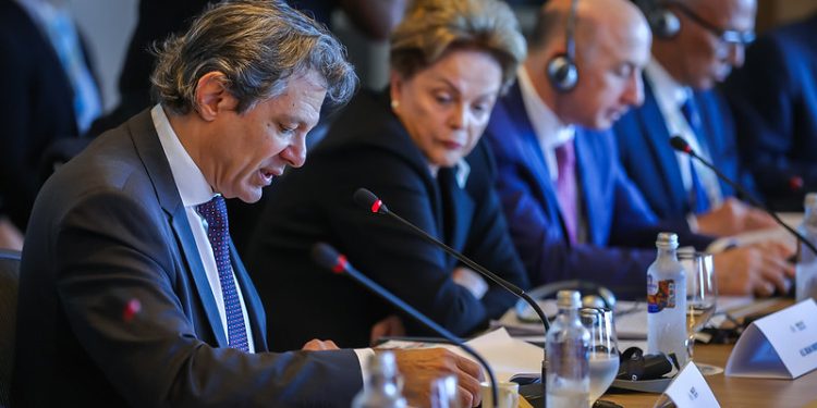 Haddad defende “reglobalização sustentável” e imposto global para super-ricos em reunião do Brics